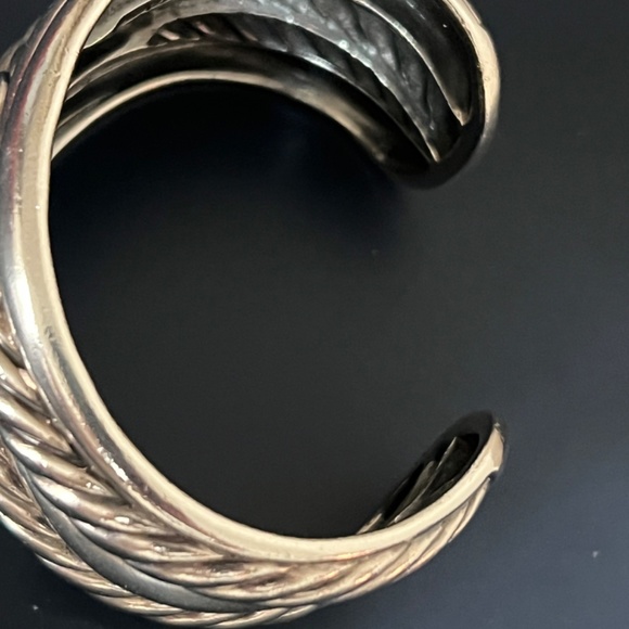 David Yurman Wide Crossover Cuff Bracelet in Sterling Silver 925 Size M - Picture 10 of 10